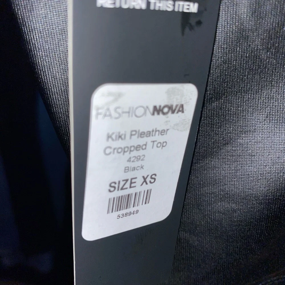 Woman’s top - Picture 3 of 3